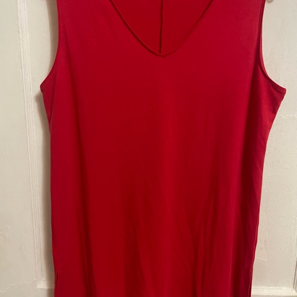 NWOT! Zenana Red Sleeveless Women's V-Neck Sleeveless Top - Large - Picture 1 of 5